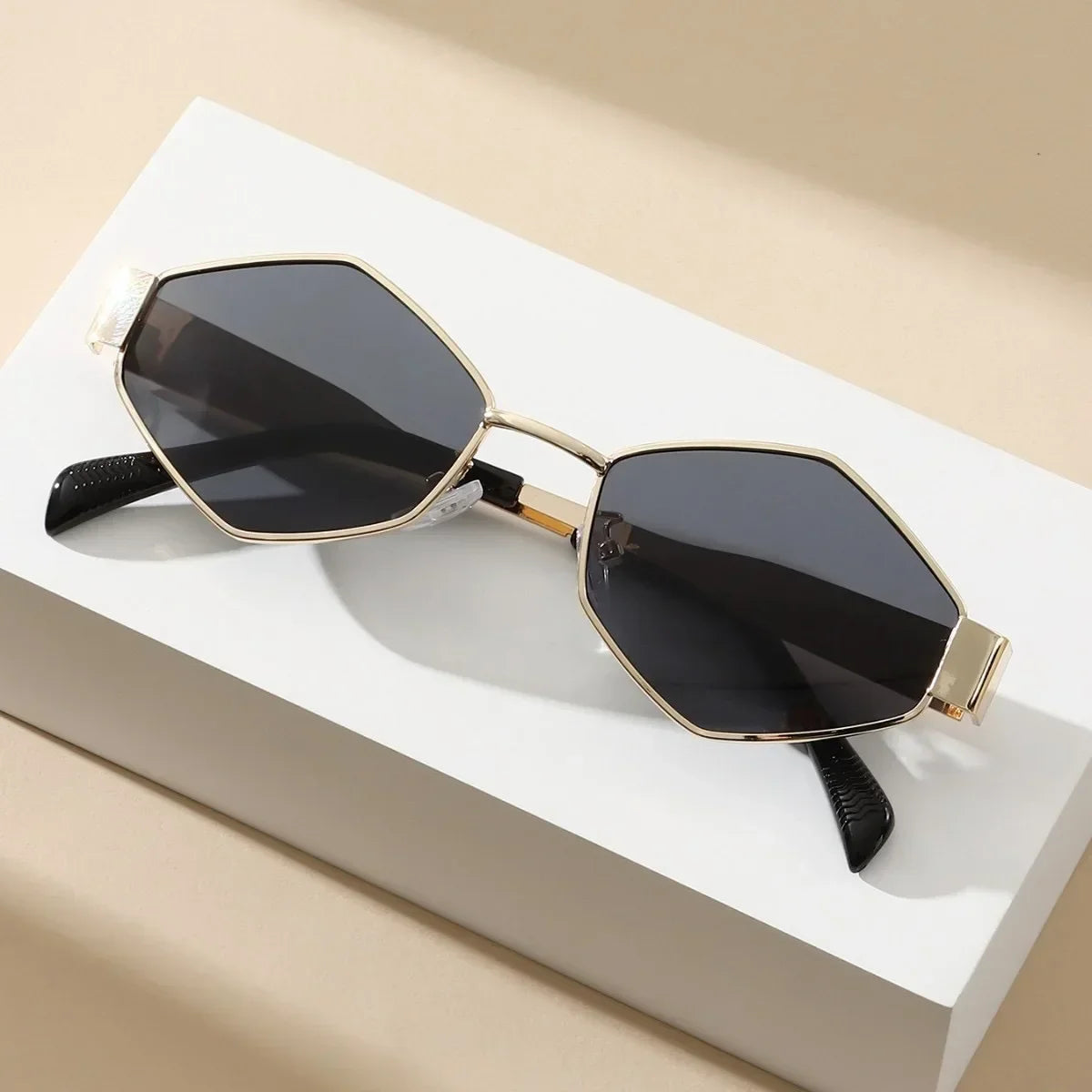 Fashion Small Frame Sunglasses Women 2025 Luxury Brand Design Sun Glasses Men Vintage Small Frame Eyewear Shades